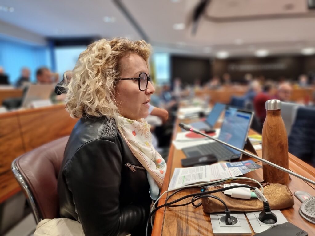 Emilie Chalas Lac baignable Villeneuve